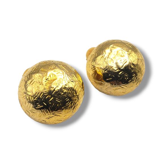 Large Gold Tone Textured Domed Clip On Earrings Vintage Retro Heavy - Picture 2 of 9